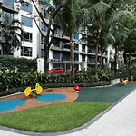 Central Park, Tampoi By Antlerzone